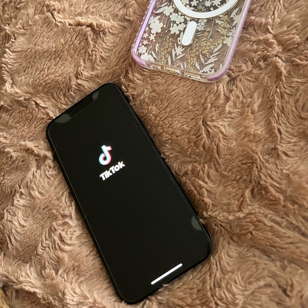 T-Mobile apple iPhone 14 Unlocked with TikTok & CaoCut